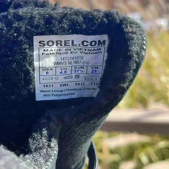 Sorel Women’s waterproof boots. Gently used. Size 6. - Picture 7 of 7